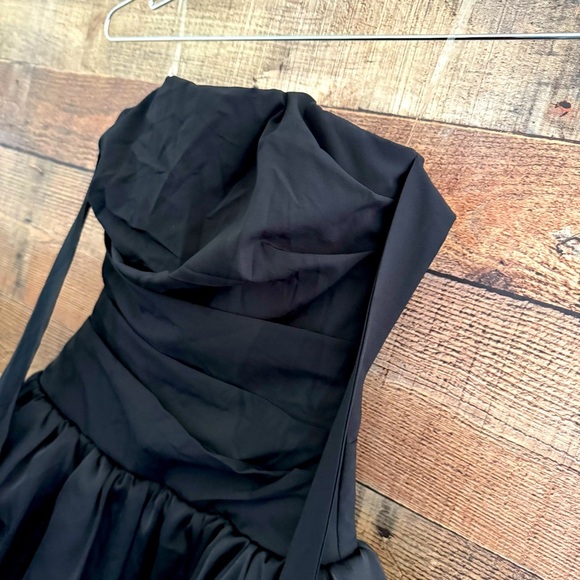 Oh Polly LUDMILA Halterneck Lace-Up Bubble Hem Corset Micro Mini Dress in Black - Picture 6 of 11